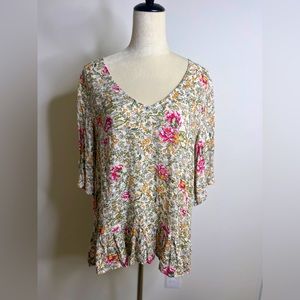 hinge 🌟excellent condition🌟 floral flowy loose top - very flattering